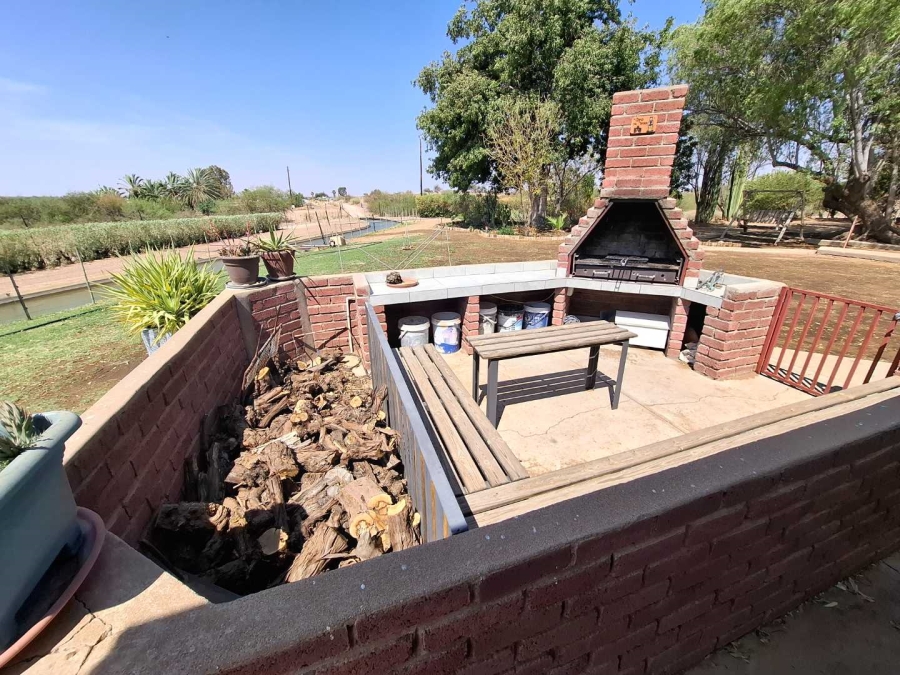 4 Bedroom Property for Sale in Karos Northern Cape